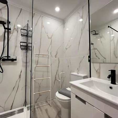 Apartment Nautilus With Pool By Homing